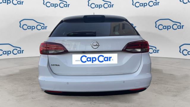 Opel Astra Sports Tourer image 9