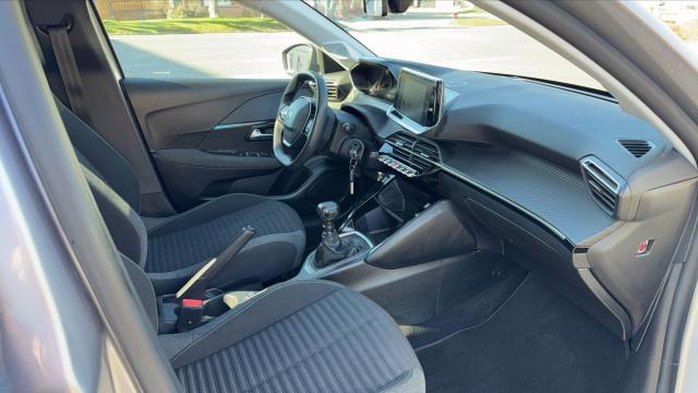 Peugeot 208 image 3