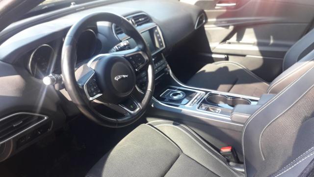 Jaguar Xe image 5
