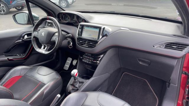 Peugeot 208 image 3