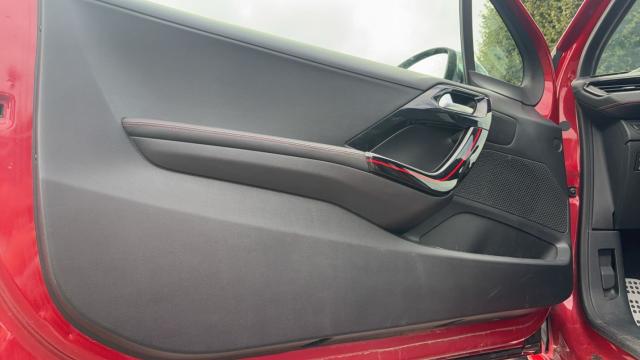 Peugeot 208 image 8
