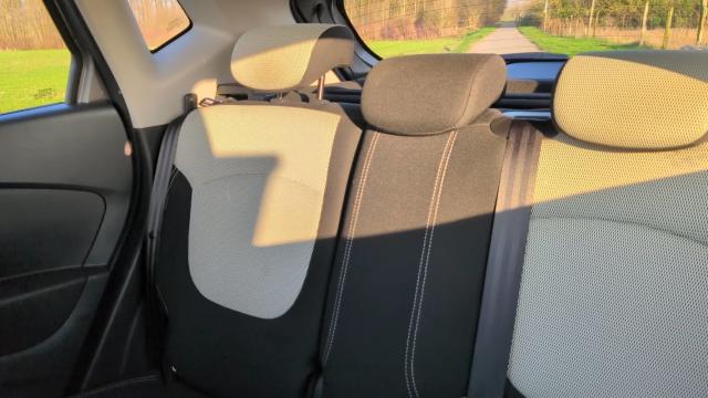 Renault Captur image 2