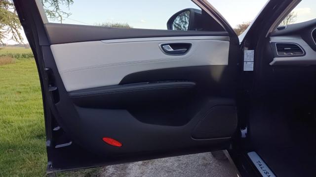 Renault Talisman Estate image 9