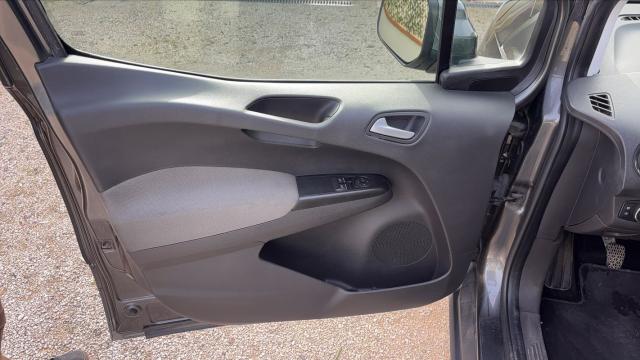 Ford Tourneo image 3