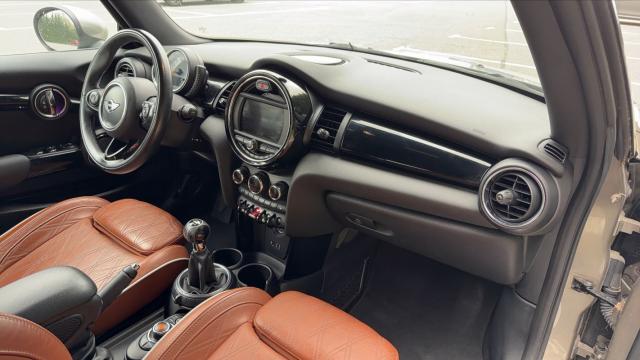 Mini Cabrio image 6