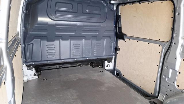 Mercedes Benz Vito image 8