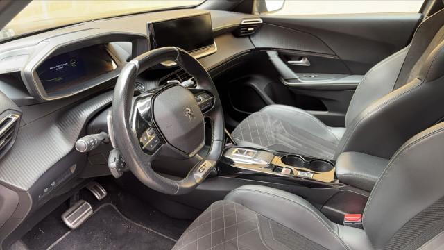 Peugeot 2008 image 8
