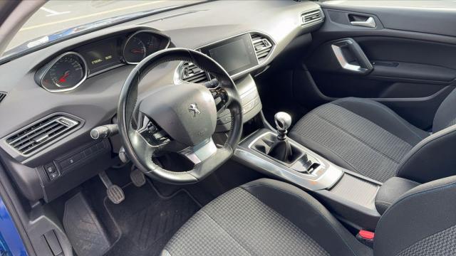 Peugeot 308 image 2