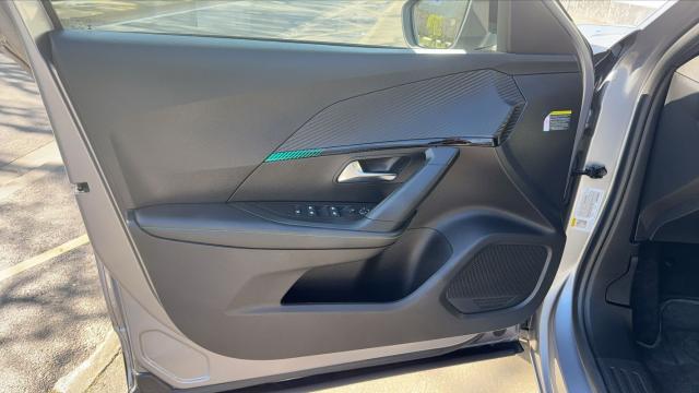 Peugeot 2008 image 6