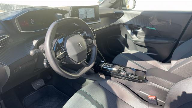 Peugeot 2008 image 1