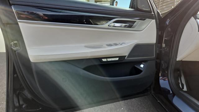 Bmw Série 7 image 9