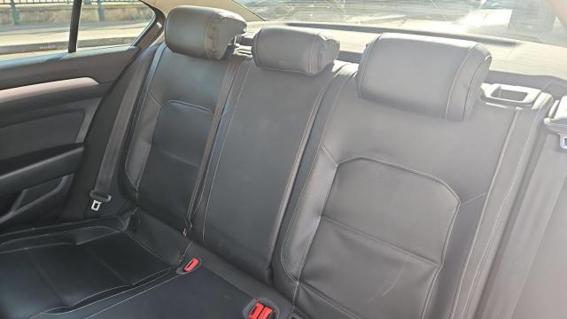 Volkswagen Passat image 4