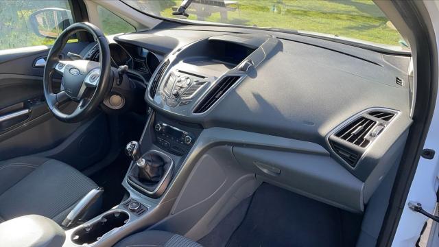 Ford C-Max image 8
