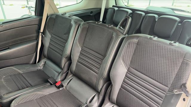 Renault Grand Scénic image 2