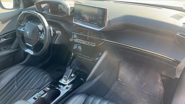 Peugeot 2008 image 1