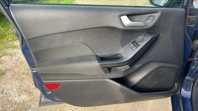 Ford Fiesta image 8