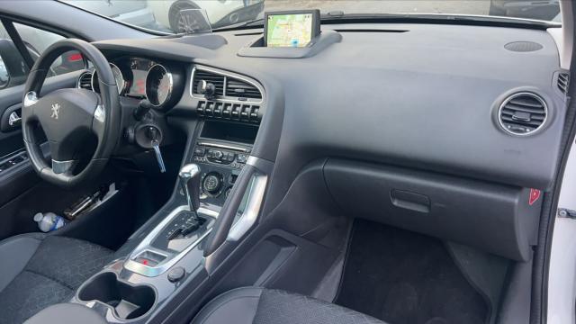 Peugeot 3008 image 9