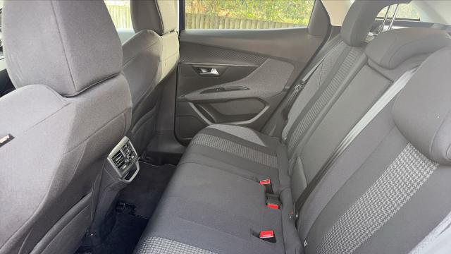 Peugeot 3008 image 8