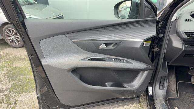 Peugeot 5008 image 8