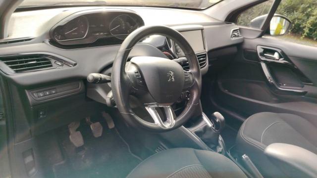 Peugeot 208 image 1