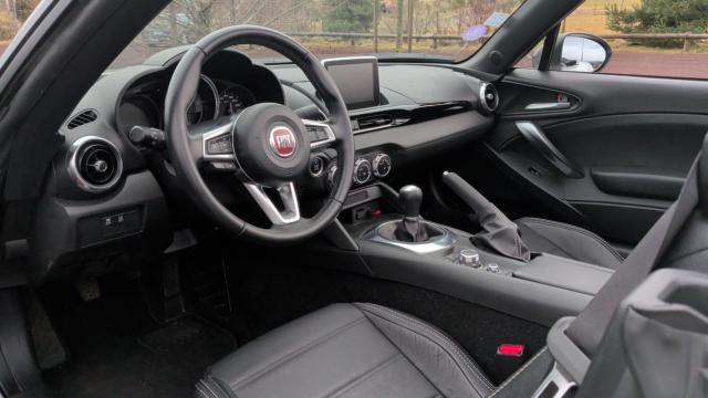 Fiat 124 Spider image 4