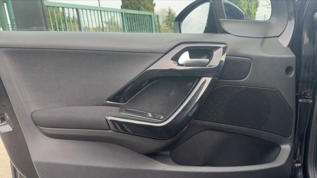 Peugeot 208 image 7