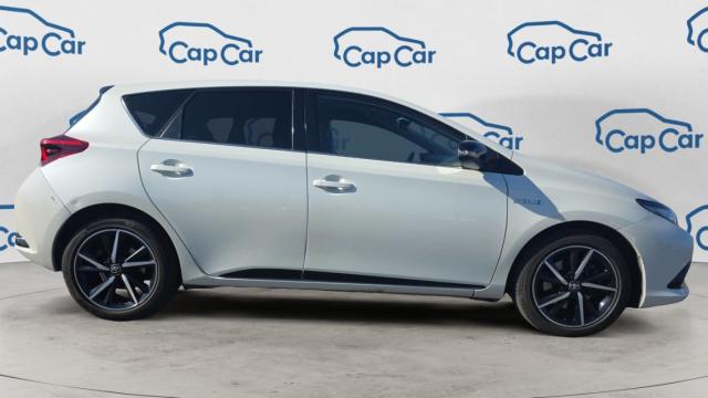 Toyota Auris image 1