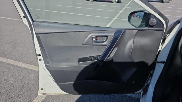 Toyota Auris image 7