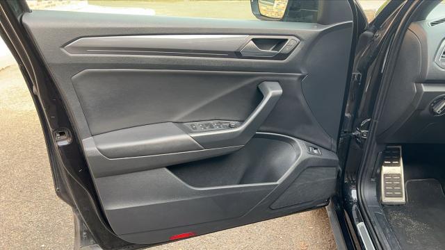 Volkswagen T-Roc image 4