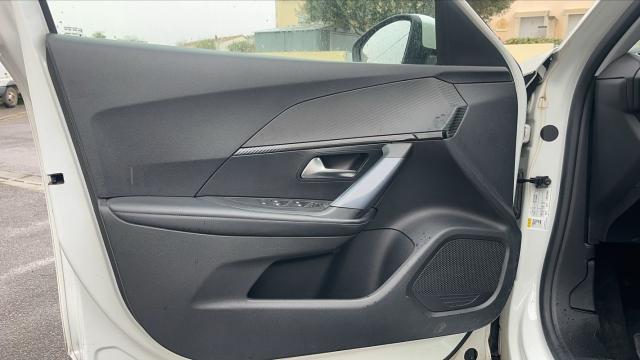 Peugeot 2008 image 7