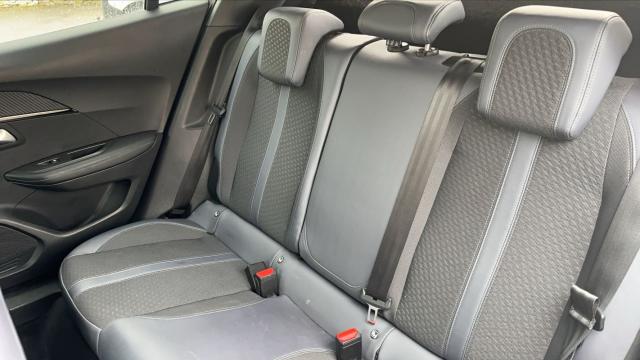 Peugeot 2008 image 9