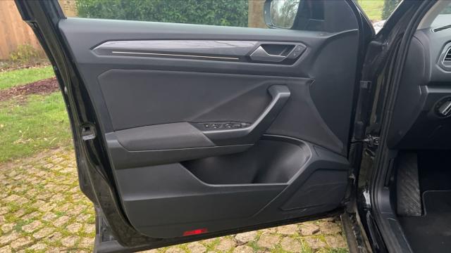 Volkswagen T-Roc image 2