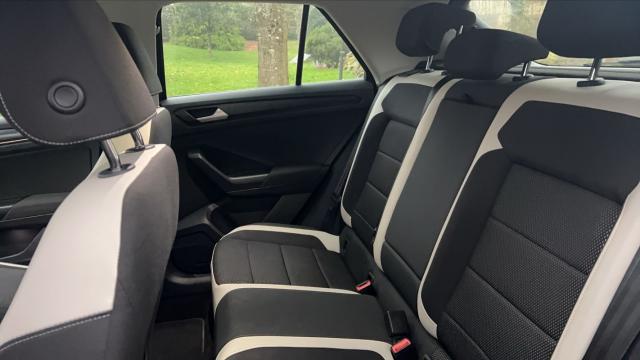 Volkswagen T-Roc image 9