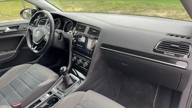 Volkswagen Golf image 4