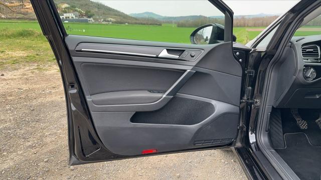 Volkswagen Golf image 2