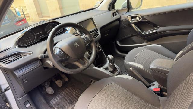 Peugeot 208 image 7