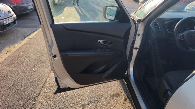 Renault Grand Scénic image 2