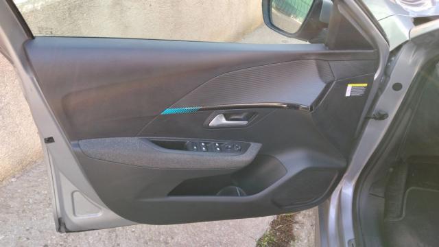 Peugeot E-208 image 4