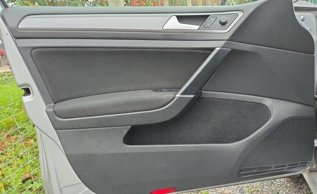 Volkswagen Golf image 8