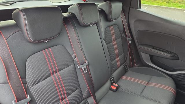 Renault Clio image 9