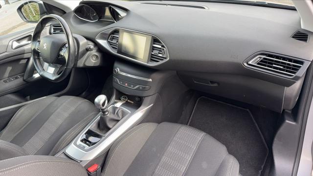 Peugeot 308 image 3