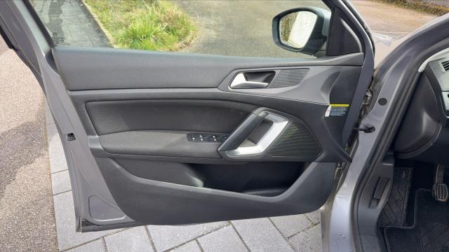 Peugeot 308 image 7