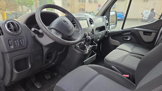 Renault Master image 2