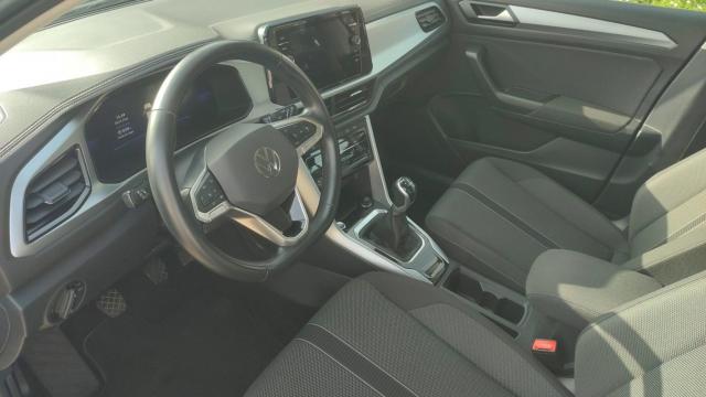 Volkswagen T-Roc image 2