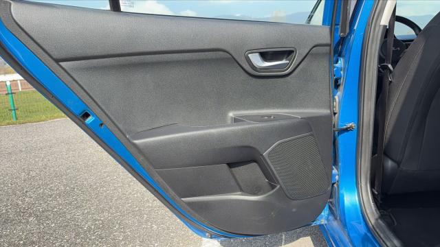 Kia Rio image 8