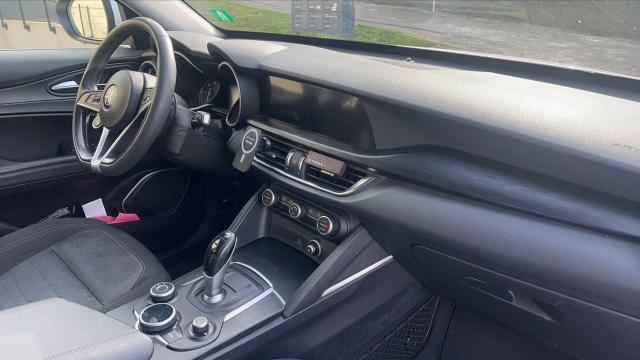 Alfa Romeo Stelvio image 1