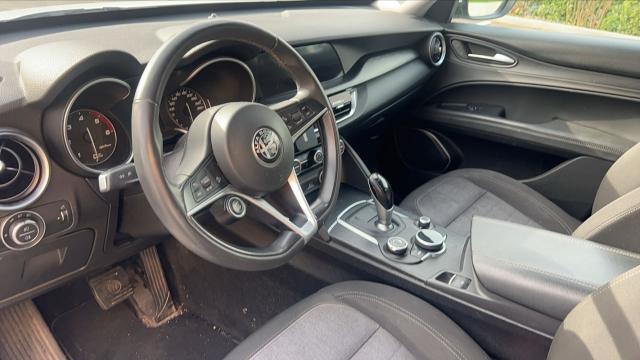 Alfa Romeo Stelvio image 4