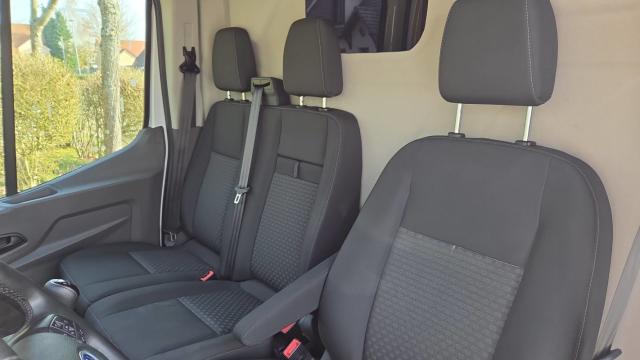 Ford Transit image 5