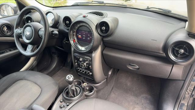 Mini Countryman image 8