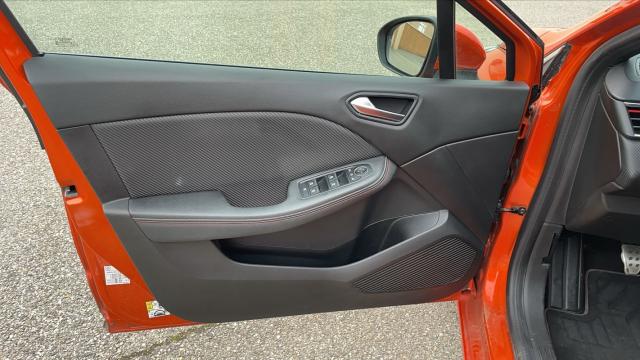 Renault Clio image 2